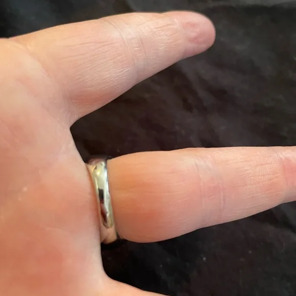 Unique cushion ring - Picture 4 of 5